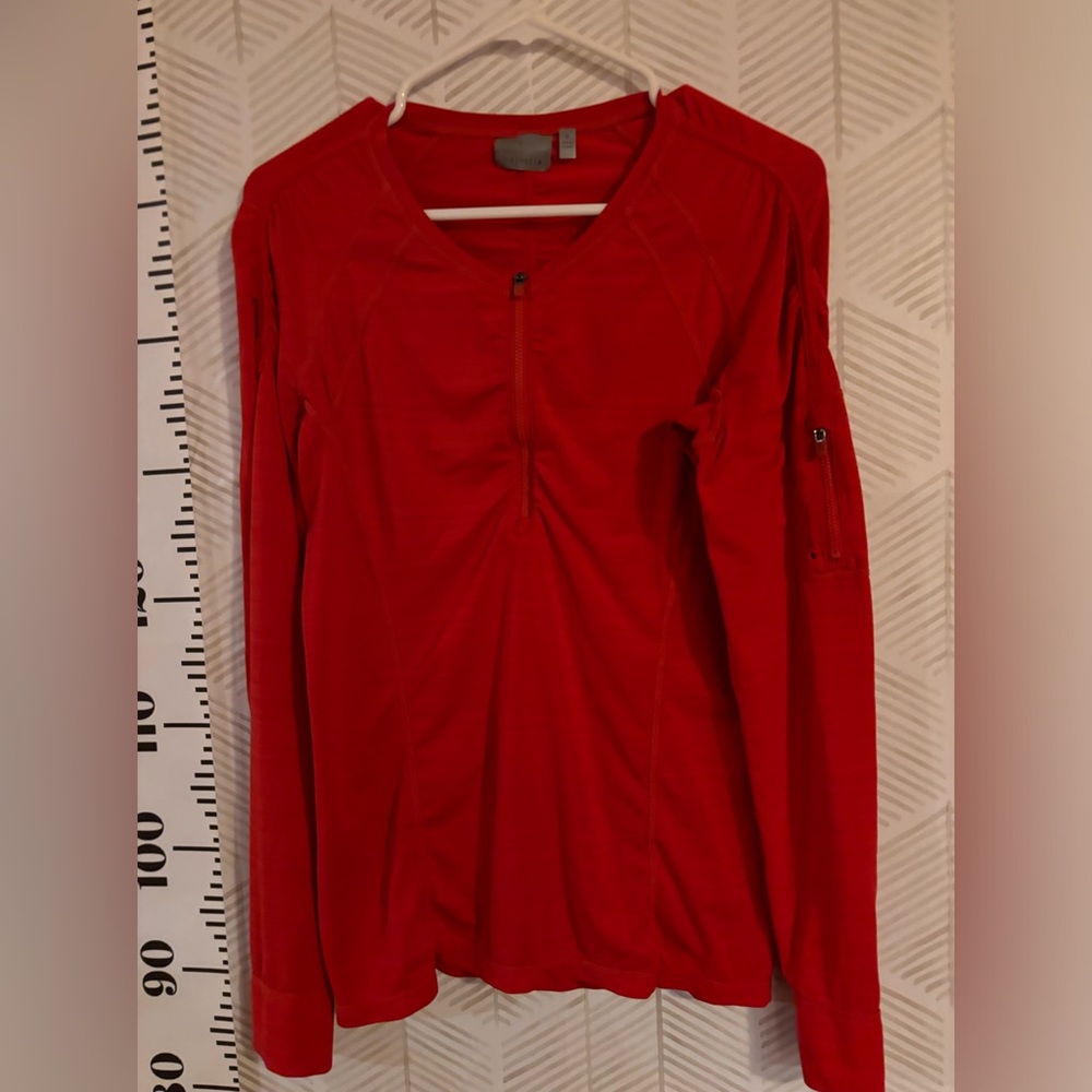 Athleta medium long sleeve red